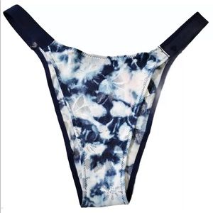 Victorias Secret PINK Lace Brazilian Panty Size Small NEW